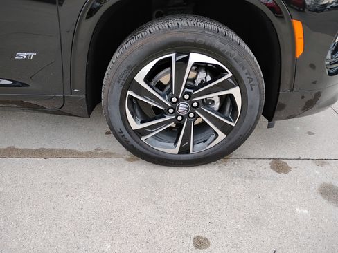 Used 2025 Buick Enclave Sport Touring image 26