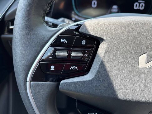 Certified 2025 Kia Niro EX w/ EX Cold Weather Package FWD image 30