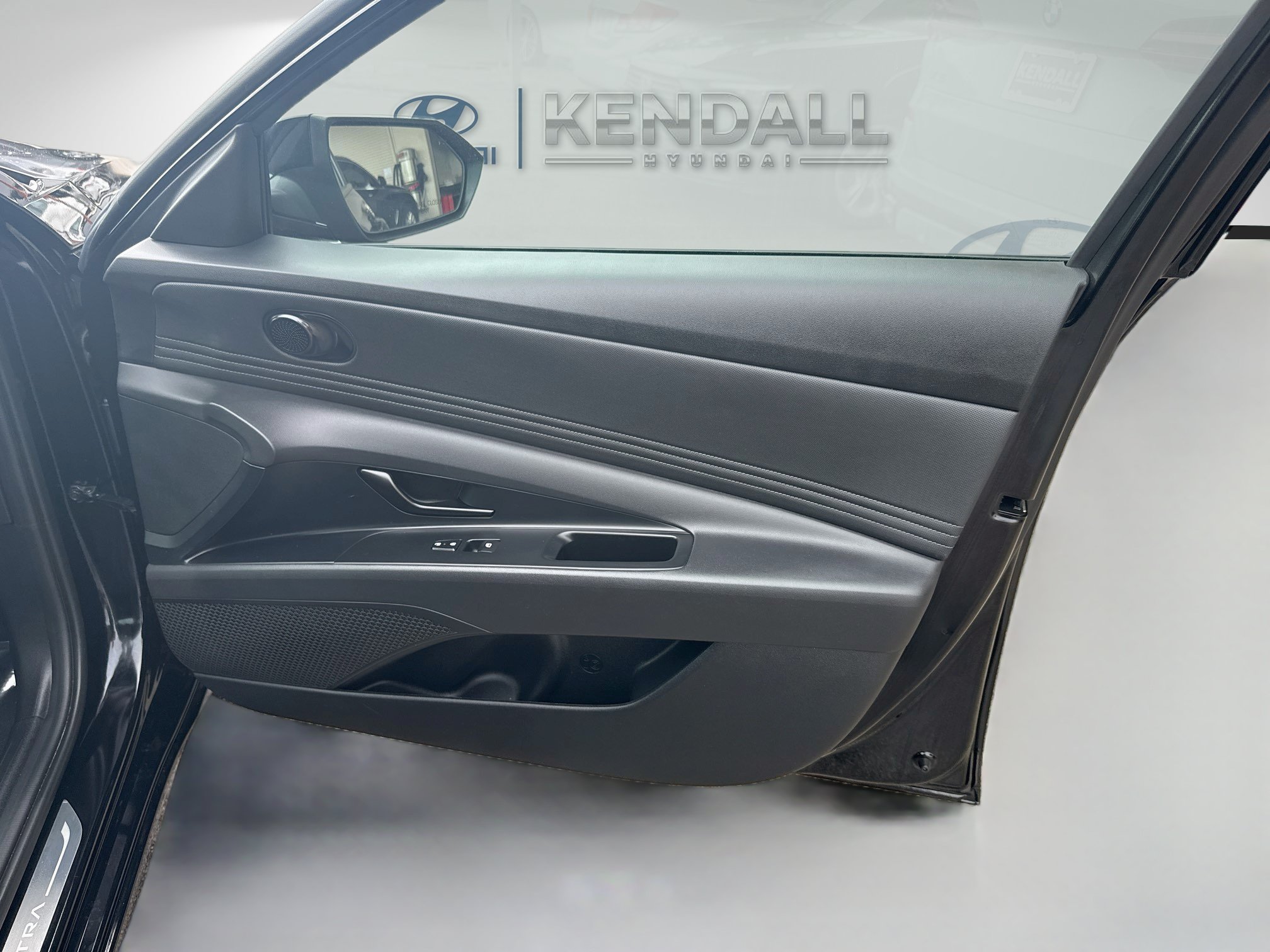 Used 2025 Hyundai Elantra Sport FWD image 30