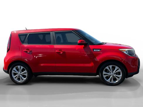 Used 2015 Kia Soul + FWD image 6