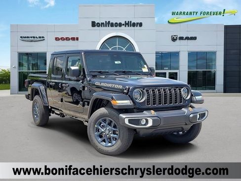 New 2026 Jeep Gladiator Mojave AWD/4WD image 1