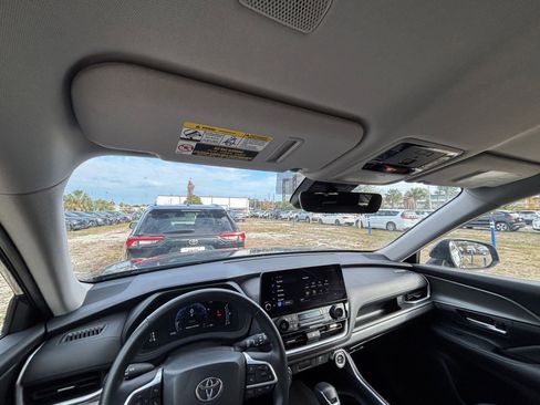 Used 2025 Toyota Grand Highlander XLE image 35