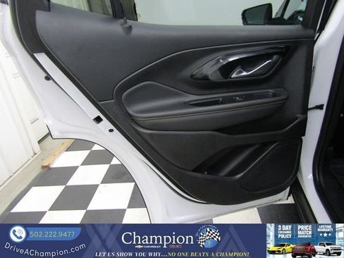 Certified 2024 GMC Terrain AT4 w/ Tech Package AWD/4WD image 17