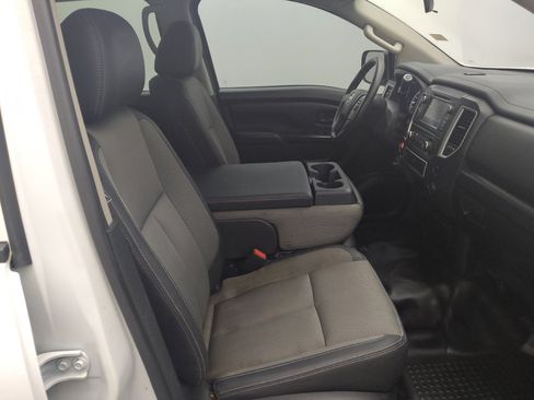 Used 2019 Nissan Titan S AWD/4WD image 21