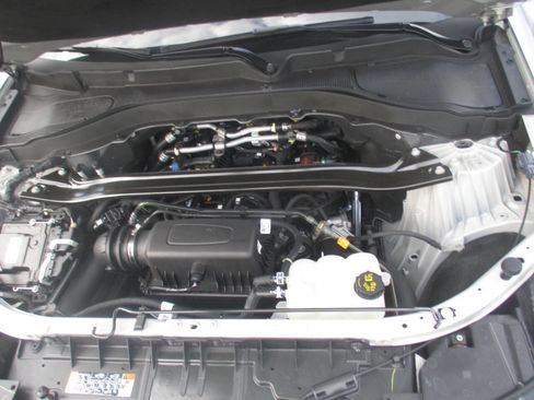 Used 2024 Ford Explorer Limited image 21