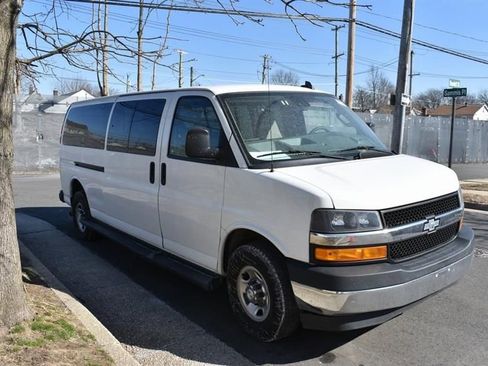 Used 2023 Chevrolet Express 3500 LT w/ LT Preferred Equipment Group image 4