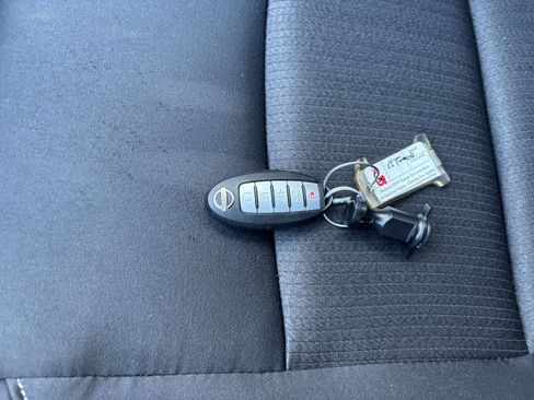 Used 2025 Nissan Altima 2.5 SV FWD image 21