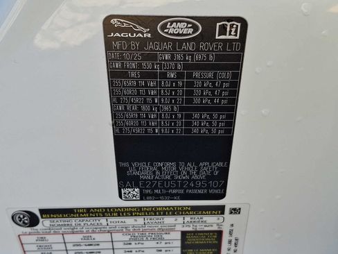 Used 2026 Land Rover Defender 110 X-Dynamic SE AWD/4WD image 24