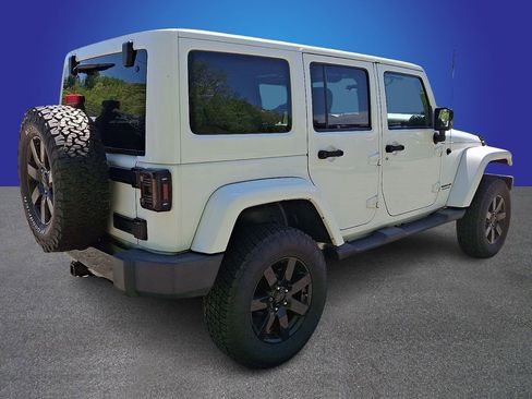 Used 2014 Jeep Wrangler Unlimited Sahara AWD/4WD image 4