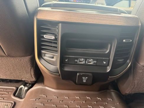 Used 2026 RAM 2500 Limited AWD/4WD image 14