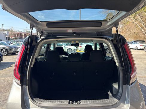 Used 2025 Kia Soul LX w/ LX Technology Package image 31