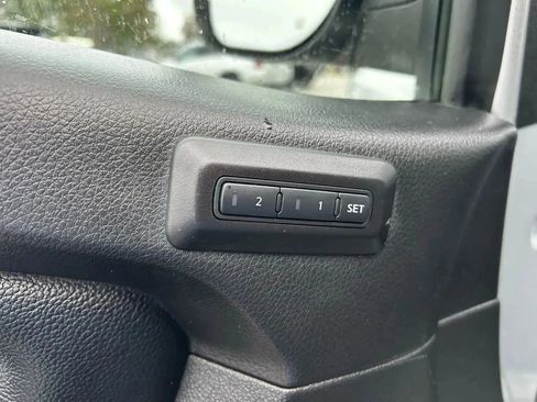 Used 2017 Nissan Titan SL image 33