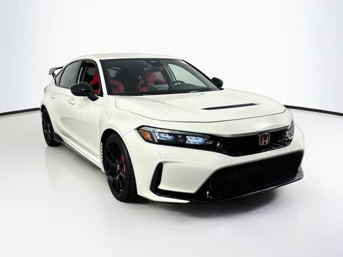 Used 2025 Honda Civic Type R image 3