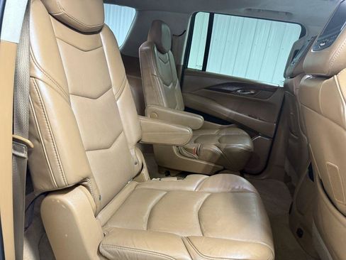 Used 2016 Cadillac Escalade ESV Platinum image 35