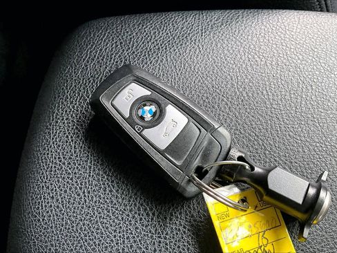 Used 2015 BMW 320i Sedan image 14