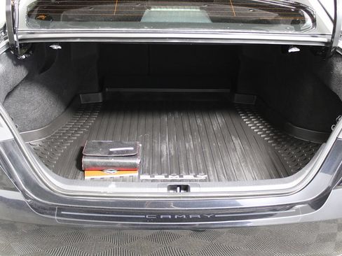 Used 2025 Toyota Camry LE w/ Convenience Package FWD image 32