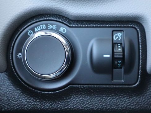 Used 2016 Chevrolet Trax LT w/ LT Convenience Package image 27