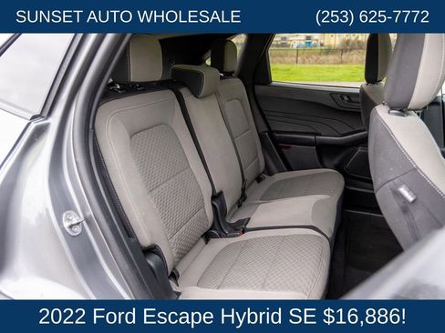 Used 2022 Ford Escape SE w/ Cold Weather Package image 67