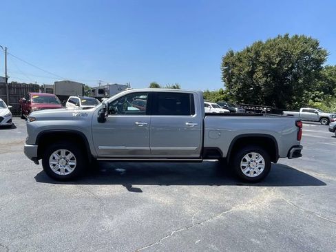 Certified 2025 Chevrolet Silverado 2500 High Country w/ High Country Premium Package AWD/4WD image 2