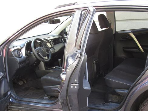 Certified 2018 Toyota RAV4 LE AWD/4WD image 13