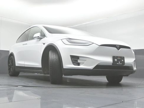 Used 2020 Tesla Model X Long Range image 32