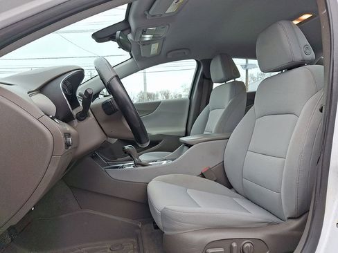 Used 2019 Chevrolet Malibu LT image 18