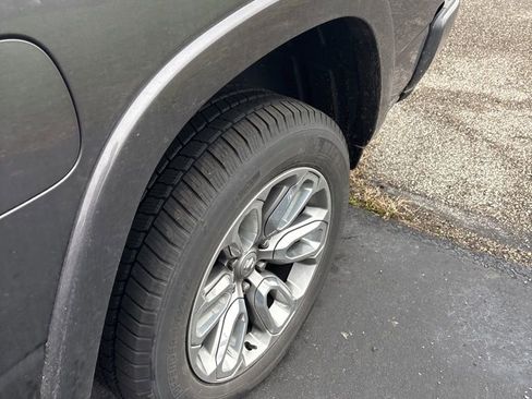 Used 2019 RAM 1500 Laramie image 11