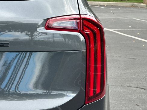 Used 2022 Kia Telluride SX w/ SX Prestige Package image 48