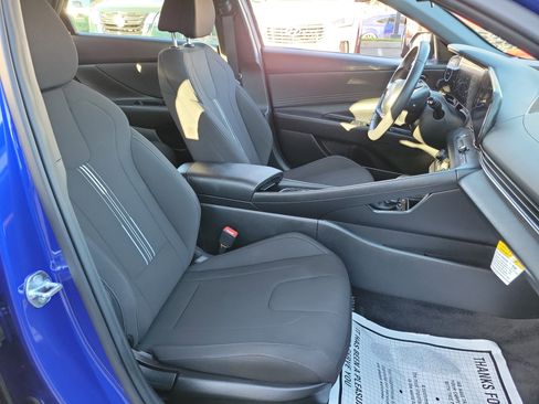 Certified 2025 Hyundai Elantra SEL w/ Cargo Package image 19