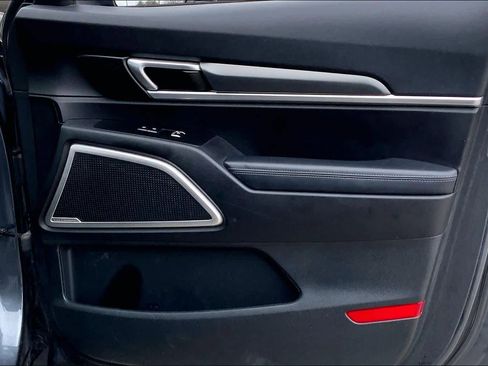 Used 2020 Kia Telluride LX image 22