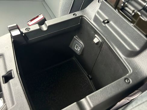 Certified 2024 Jeep Wrangler Sahara image 28