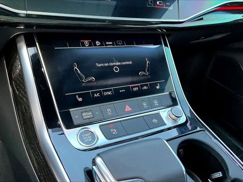 Used 2025 Audi Q7 2.0T Premium w/ Convenience Plus Package image 24