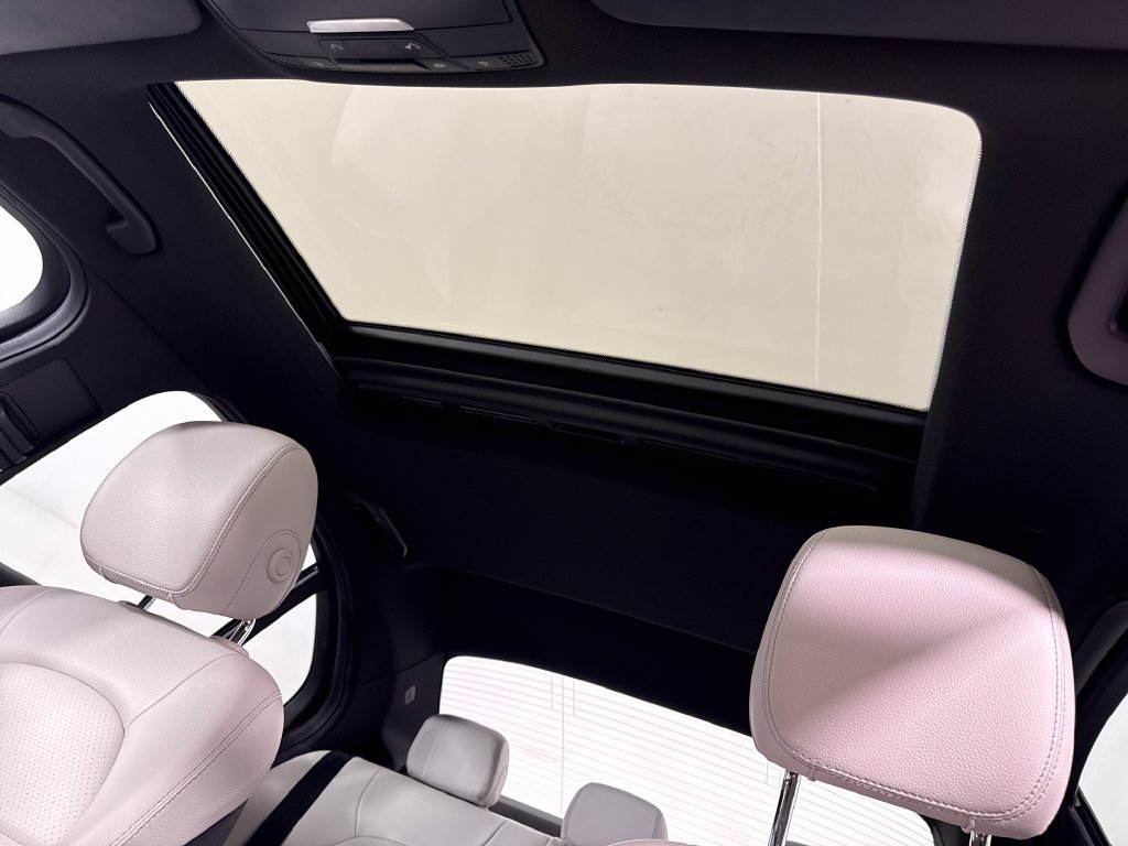 Used 2018 Mercedes-Benz C 300 Sedan image 19