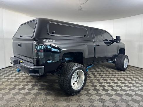 Used 2018 Chevrolet Silverado 1500 LT w/ All Star Edition AWD/4WD image 4