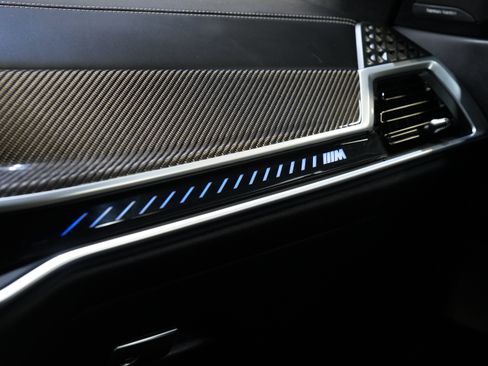 Used 2025 BMW X7 M60i AWD/4WD image 49