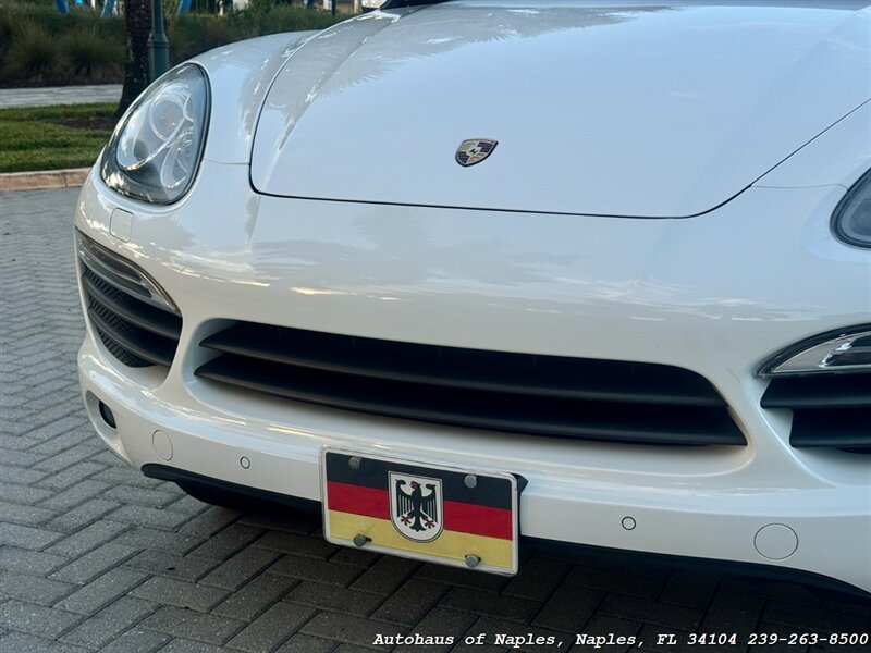 Used 2013 Porsche Cayenne S AWD/4WD image 6