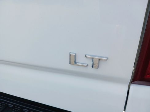 Used 2024 Chevrolet Silverado 2500 LT image 10