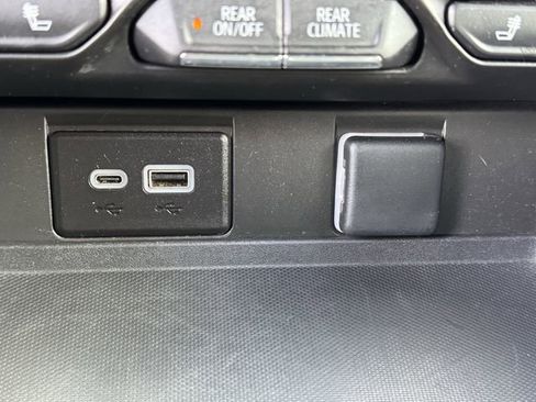 Used 2023 Chevrolet Tahoe LT w/ Luxury Package image 19