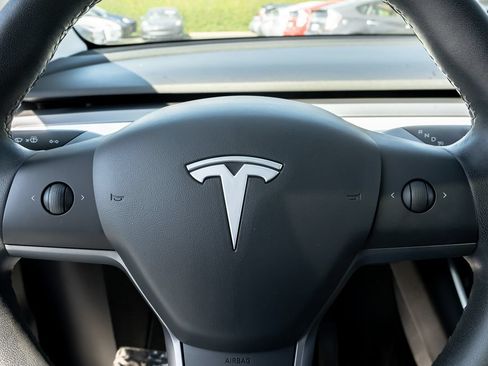 Used 2020 Tesla Model Y Long Range AWD/4WD image 20