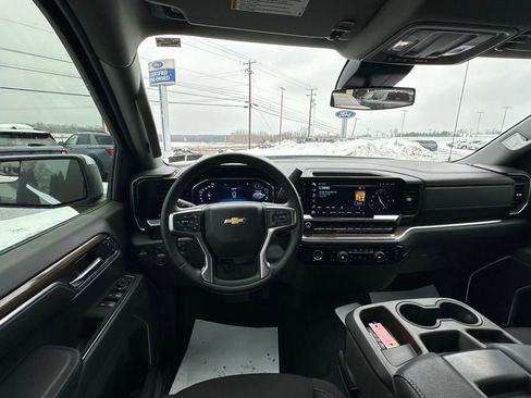 Used 2024 Chevrolet Silverado 1500 LT image 23