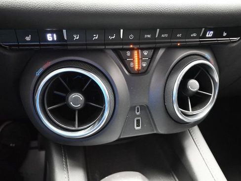 Used 2019 Chevrolet Blazer LT FWD image 39