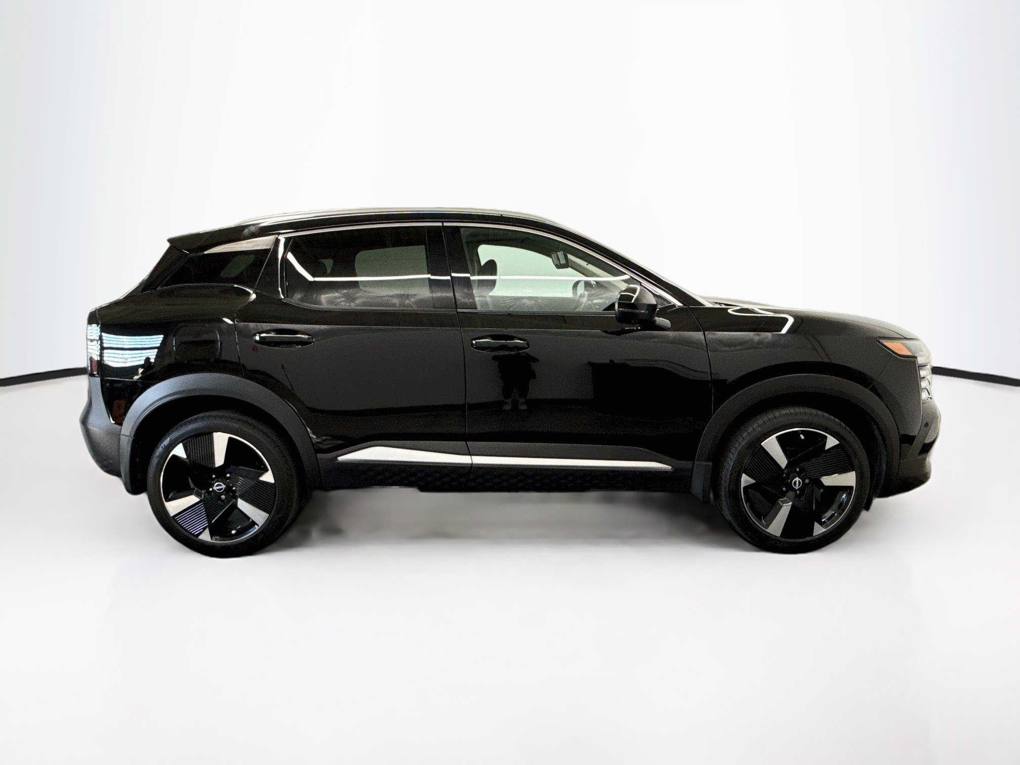 Used 2025 Nissan Kicks SR FWD image 10