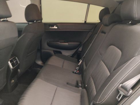 Used 2019 Kia Sportage LX image 18