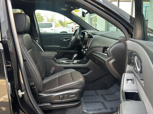 Used 2023 Chevrolet Traverse High Country image 14