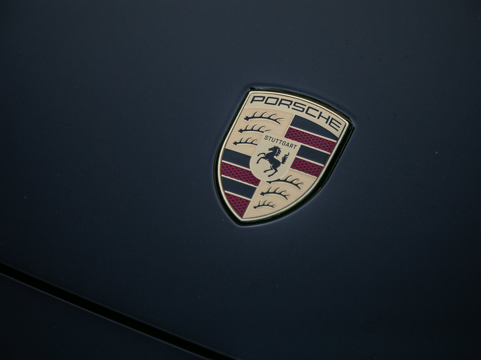 Certified 2025 Porsche Macan Electric RWD image 25