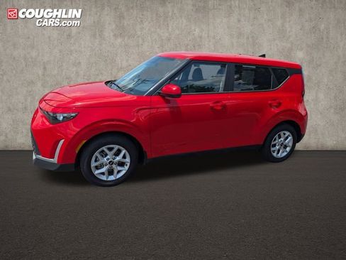 Used 2023 Kia Soul LX w/ LX Technology Package FWD image 4