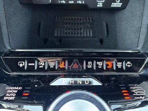 New 2026 Jeep Grand Wagoneer Summit AWD/4WD image 25