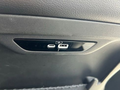 Used 2022 Chrysler Pacifica Touring-L image 41