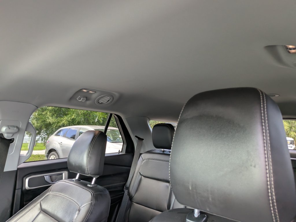 Used 2024 Ford Explorer XLT w/ Equipment Group 202A RWD image 22