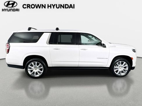 Used 2021 Chevrolet Suburban High Country w/ Premium Package AWD/4WD image 4